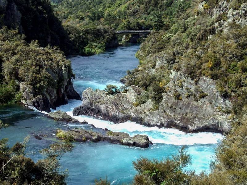 The Aratiatia dam and carpark area